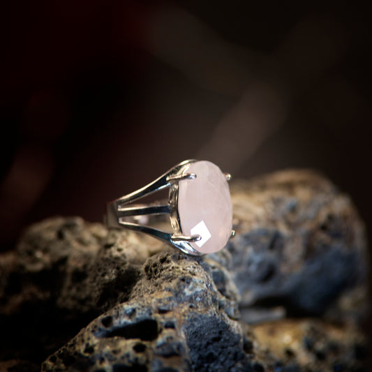 Natural Rose Quartz Crystal Oval ring in metal with Adjustable Size For Men And Women