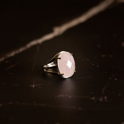 Natural Rose Quartz Crystal Oval ring in metal with Adjustable Size For Men And Women