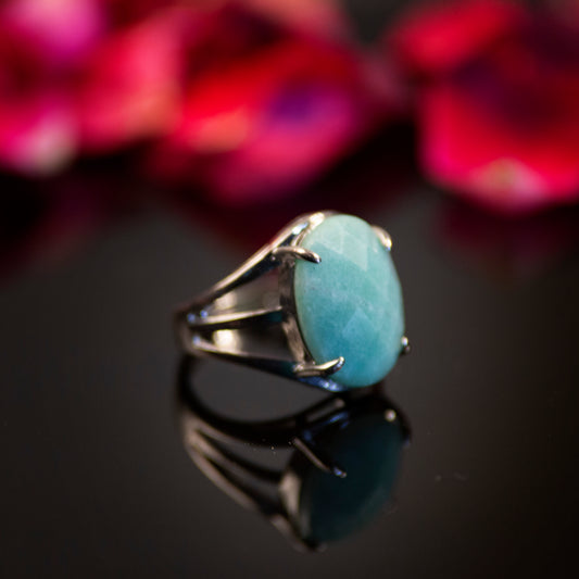Natural Green Aventurine Crystal Oval ring in metal with Adjustable Size For Men And Women